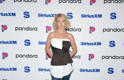 Sydney Sweeney glänzt in der Julia Cunningham Show in den SiriusXM Studios in LA