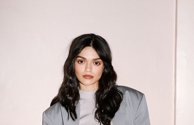 Rachel Zegler begleitet Andrew Lloyd Webber bei der „Evita“-Cast-Recording-Feier in London