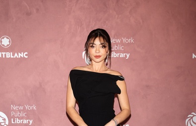 Sarah Hyland Shines at 2025 Library Lions Gala in New York City