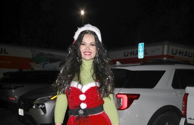 Natasha Blasick Supports Hope The Mission at Woodland Hills Homeless Shelter