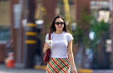 Olivia Rodrigo Enjoys a Relaxing Lunch in Pasadena