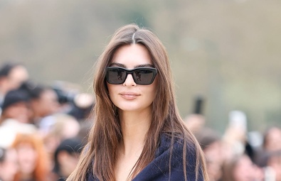 Emily Ratajkowski Shines at Loewe Womenswear FW26/27 Show During Paris Fashion Week