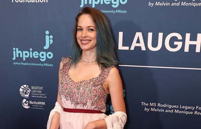 Alexis Knapp Shines at Jhpiego Laughter Gala in Beverly Hills