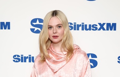 艾丽·范宁 (Elle Fanning) 时尚探访纽约 SiriusXM 工作室