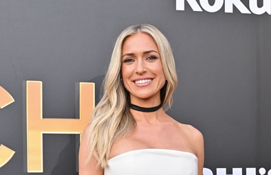 克里斯汀·卡瓦拉里 (Kristin Cavallari) 在圣莫尼卡拉古纳海滩聚会活动中大放异彩