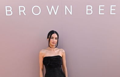 كيلسي ميريت تتألق في حفل إطلاق Brown Bee بالولايات المتحدة في سانتا مونيكا