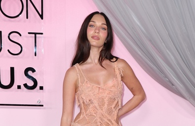 麦迪·齐格勒 (Maddie Ziegler) 在洛杉矶举行的 2026 年美国时尚信托奖颁奖典礼上大放异彩