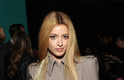 Dixie D'Amelio 在洛杉矶举行的 2026 年美国时尚信托奖颁奖典礼上大放异彩