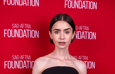 莉莉·柯林斯 (Lily Collins) 出席在洛杉矶举行的 SAG-AFTRA 基金会为《艾米丽在巴黎》举行的对话